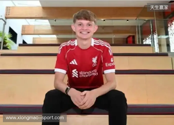 记者：利物浦球探已经多次考察雷恩后卫雅凯，管理层很欣赏他